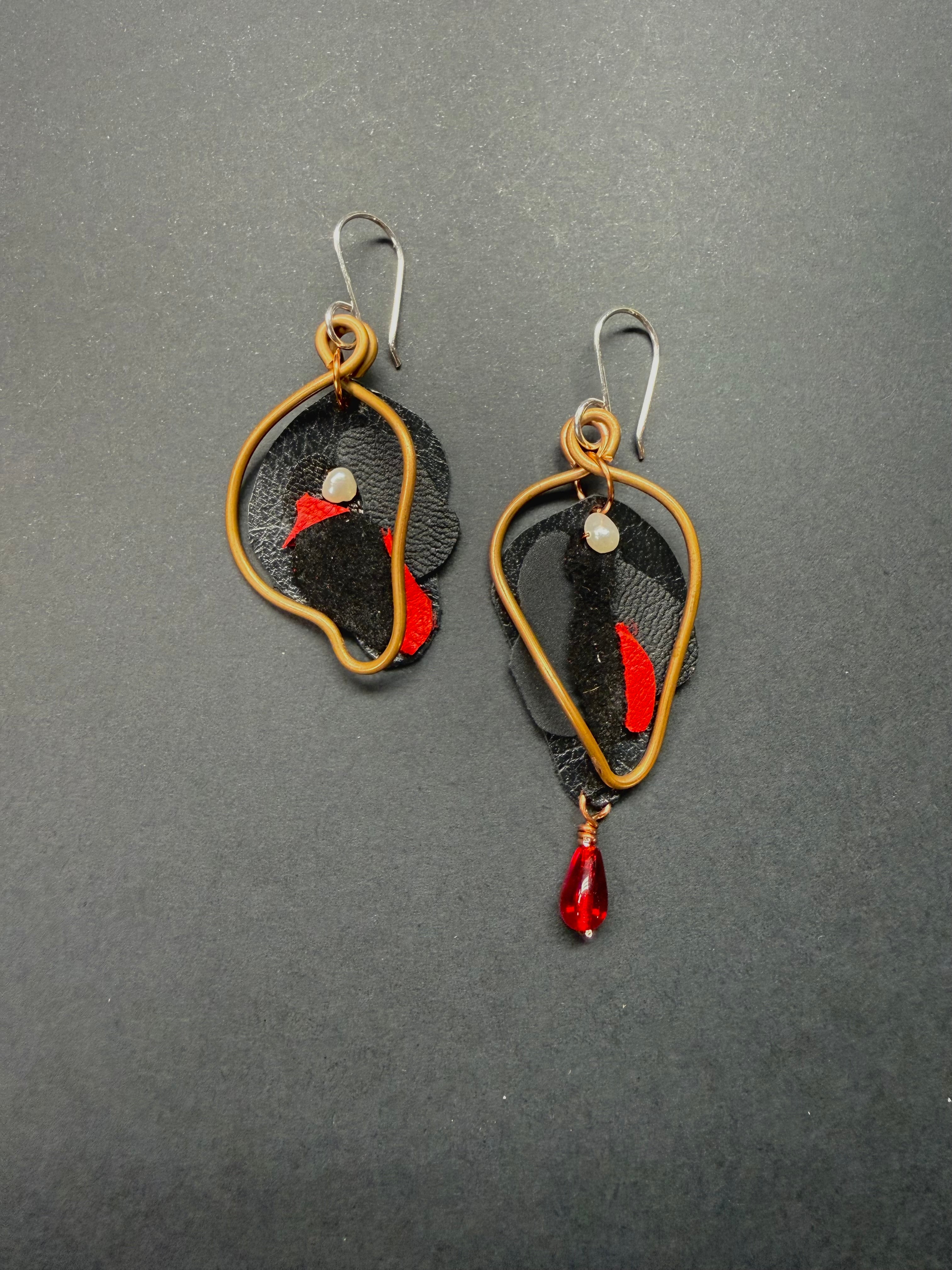 Viva La Vulva - Small Black & Red Bloody Drip w/ Bead