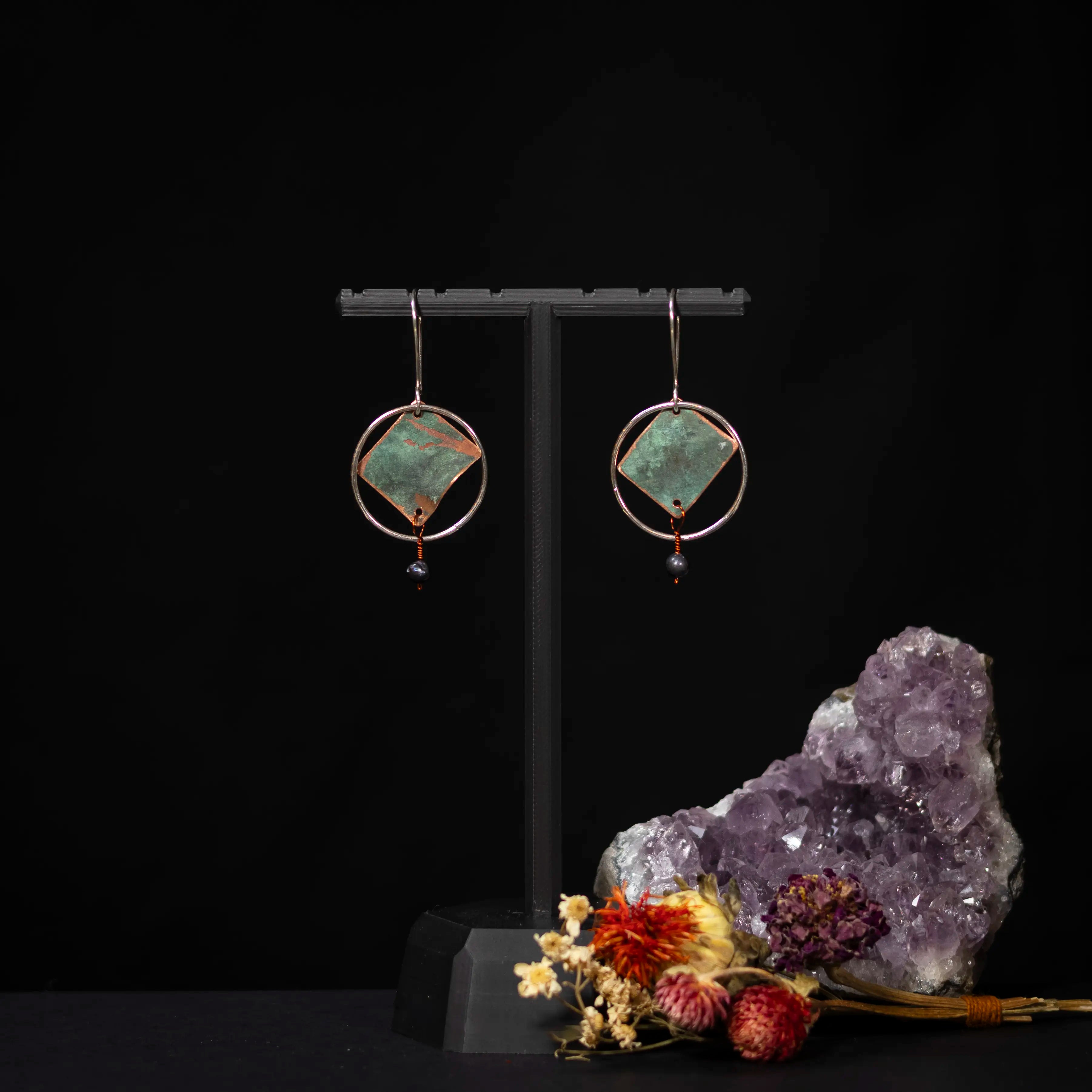 You'll Like Tacoma - Square & Circle with Hanging Black Pearl Earrings