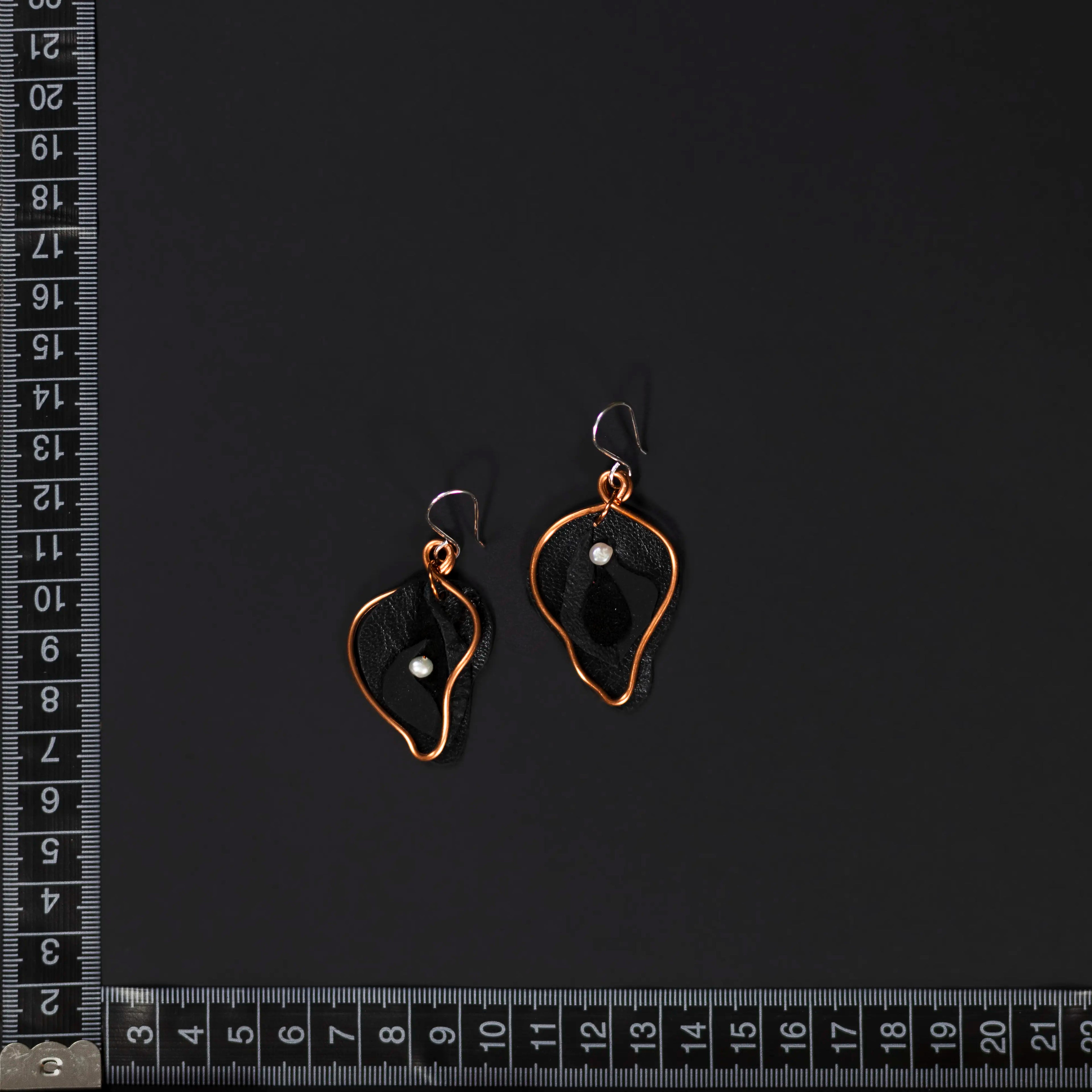 Viva La Vulva - Medium Black Leather Earrings