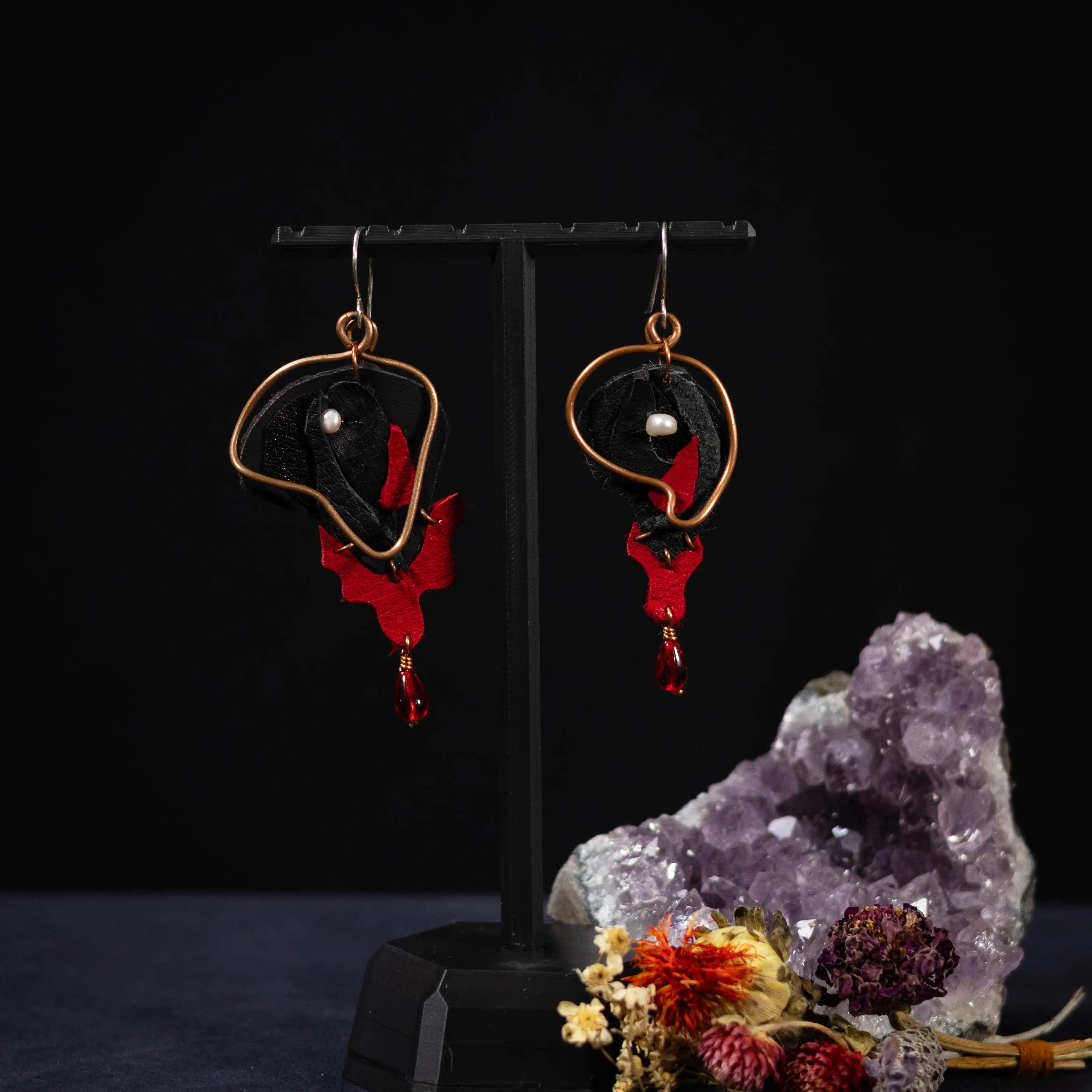 Viva La Vulva - Medium Black & Red Bloody Drip w/ Beads