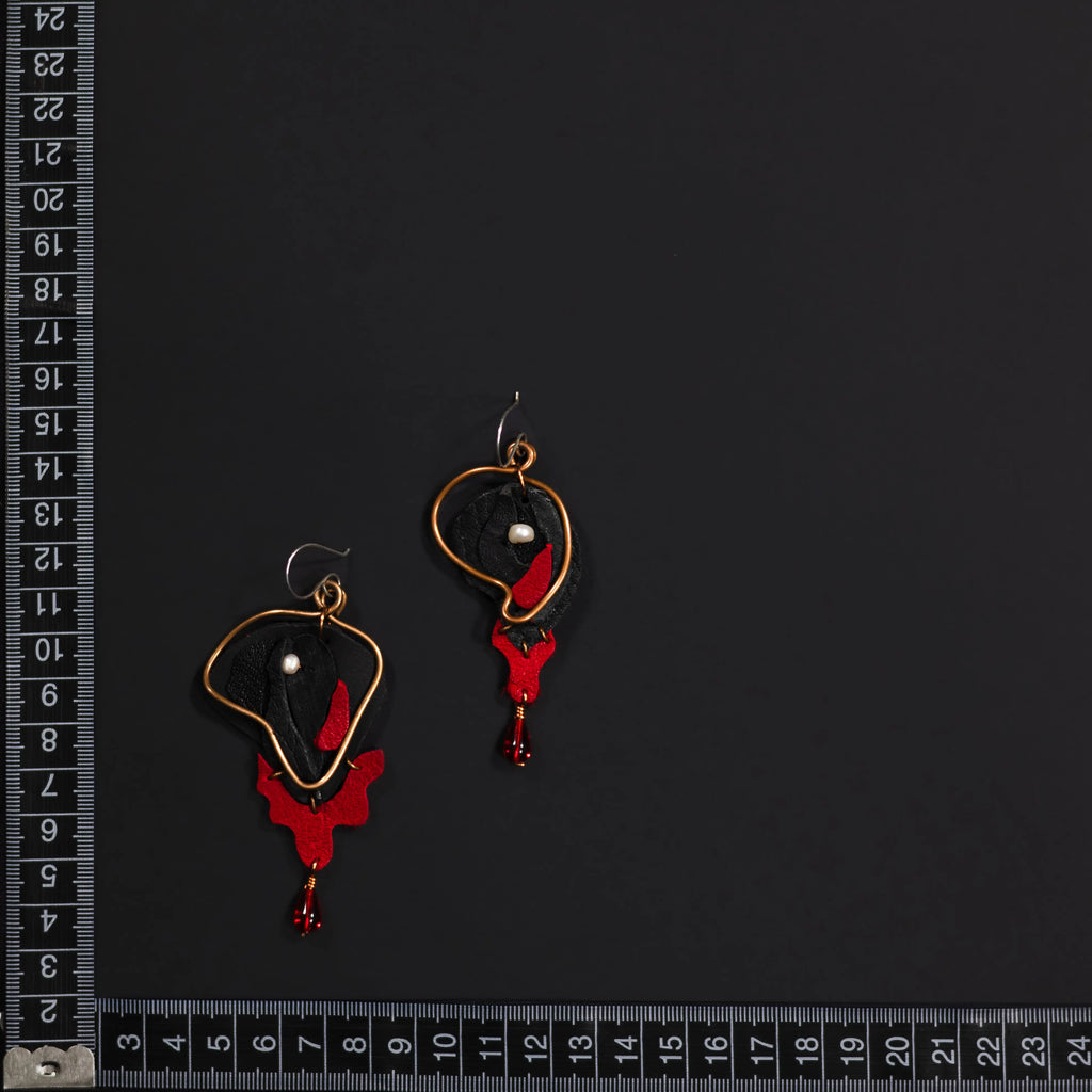 Viva La Vulva - Medium Black & Red Bloody Drip w/ Beads